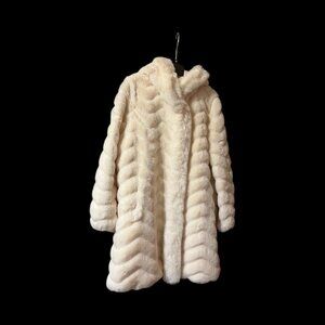 Gallery New York: Women's Faux Fur Coat: Size XL